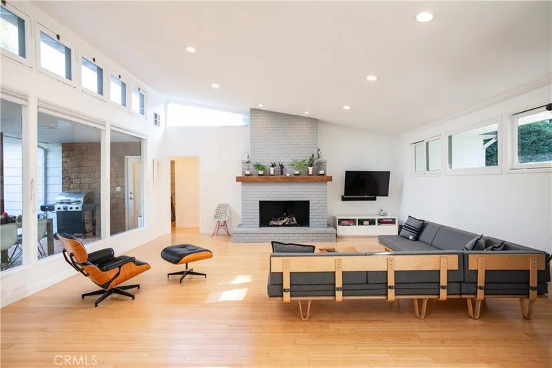 8810 Zelzah, Sherwood Forest, CA 91325
