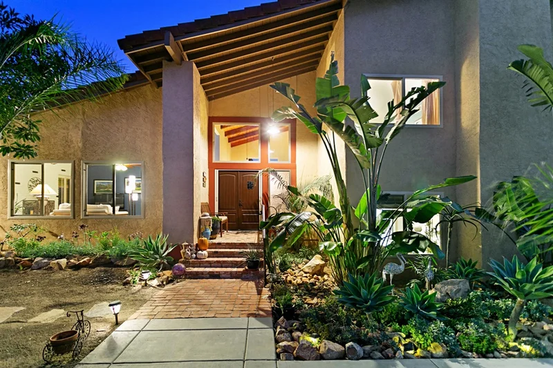25941 Kaywood Ct, Escondido, CA 92026