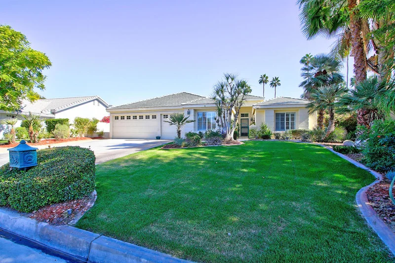 42 Sutton, Palm Desert, CA 92211