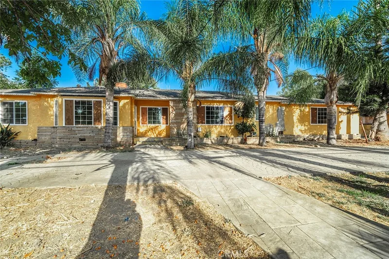 11221 Osborne, Sylmar, CA 91342