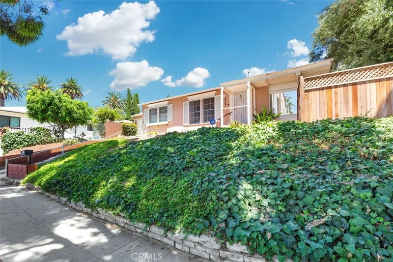 4267 10th, Los Angeles, CA 90019