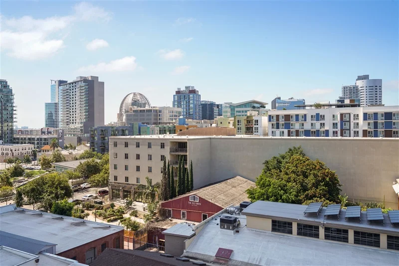 550 15th St 709, San Diego, CA 92101