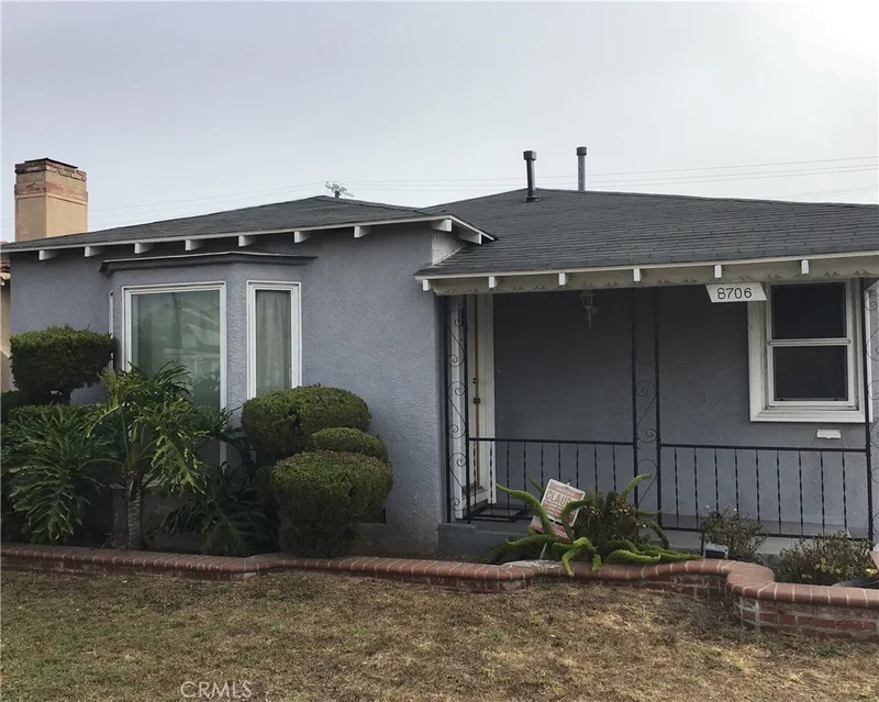 8706 Cimarron, Los Angeles, CA 90047