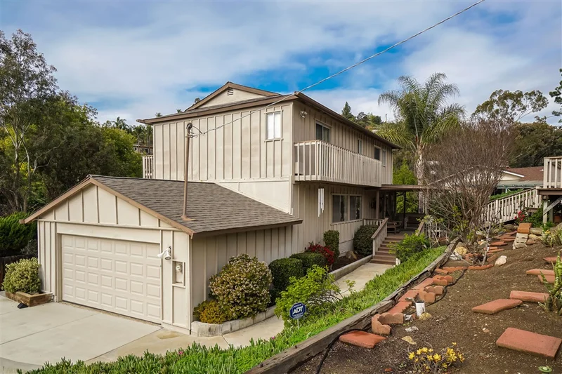 4270 Nabal Dr, La Mesa, CA 91941