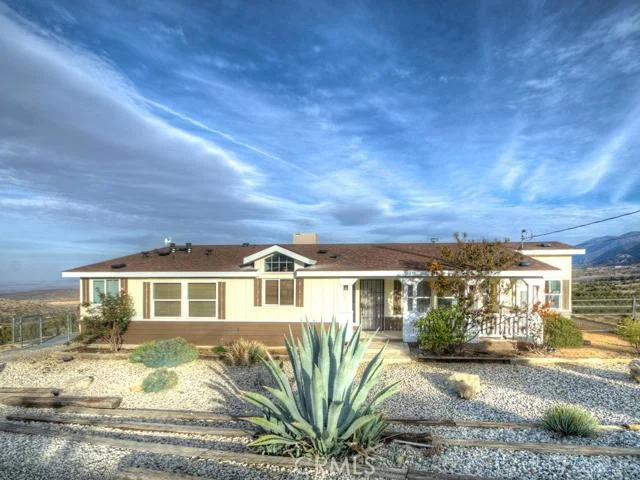 11803 Beaucourt, Juniper Hills, CA 93543