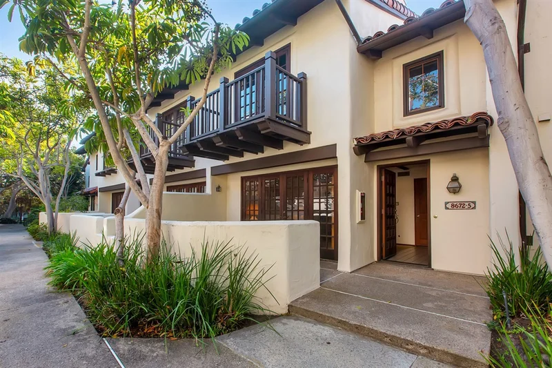 8672 Villa La Jolla Drive #5, La Jolla, CA 92037