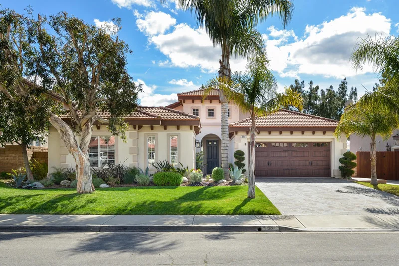 560 Roosevelt, Simi Valley, CA 93065