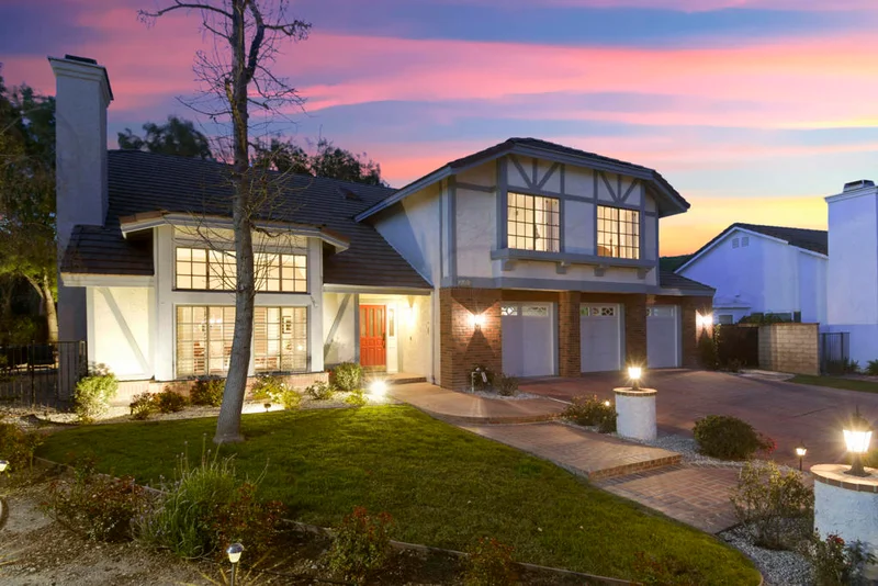 5605 Middle Crest, Agoura Hills, CA 91301