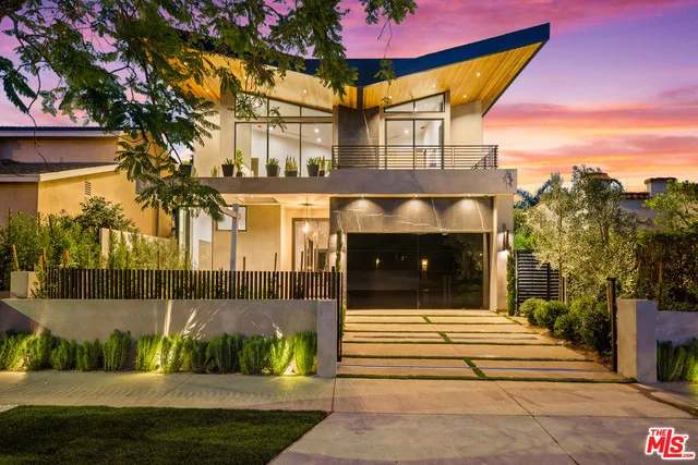 854 Stanley, Los Angeles, CA 90046