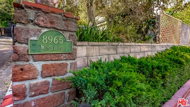 8965 Wonderland, Los Angeles, CA 90046