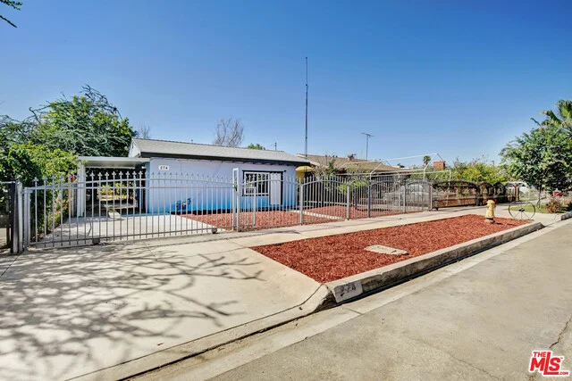 274 Johnston, Colton, CA 92324