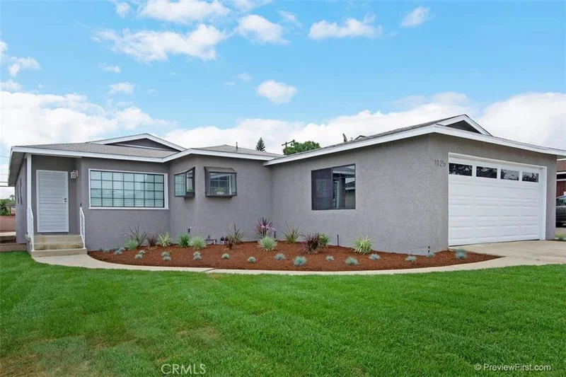 1125 125th, Los Angeles, CA 90044