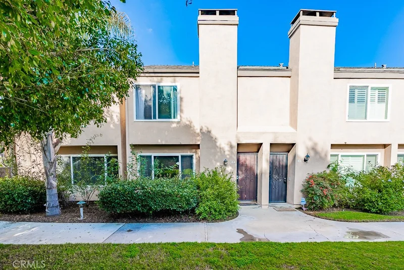 101 Riverdale #44, Orange, CA 92865