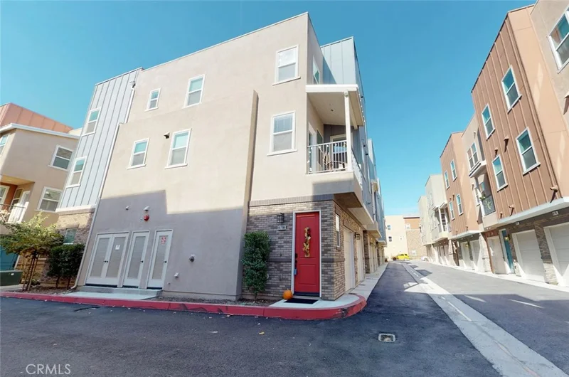 8870 Camphor #M, Montclair, CA 91763