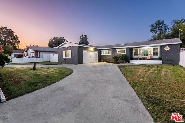 18609 Arminta, Reseda, CA 91335