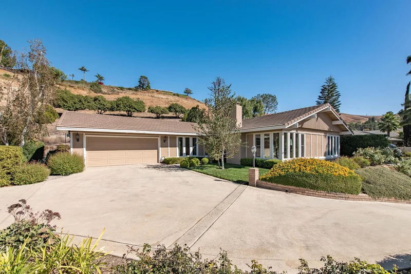 2261 La Granada, Thousand Oaks, CA 91362