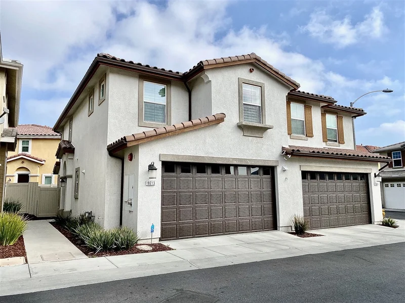 8613 Sage Shadow Dr, Lakeside, CA 92040