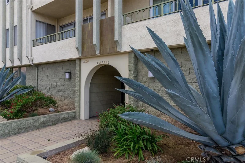 420 Redondo #310, Long Beach, CA 90814