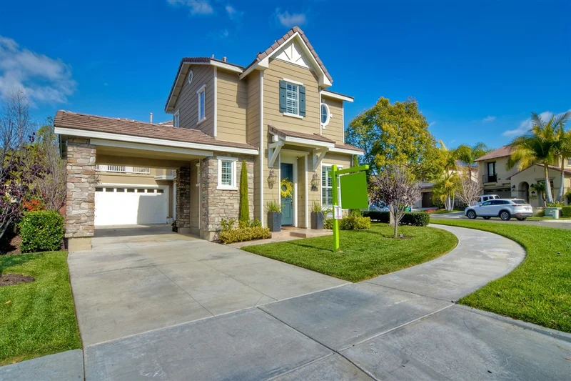 2744 Palmetto Dr, Carlsbad, CA 92009