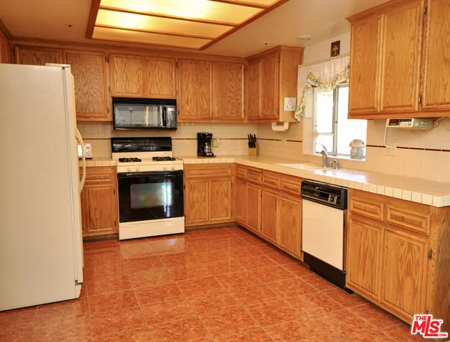 10022 Haines Canyon, Tujunga, CA 91042