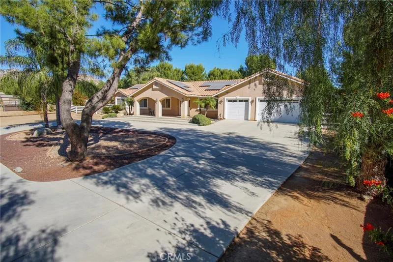 25382 Charina, Homeland, CA 92548