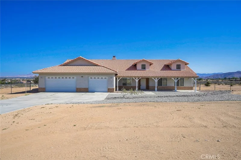 23040 Lisbon, Apple Valley, CA 92308