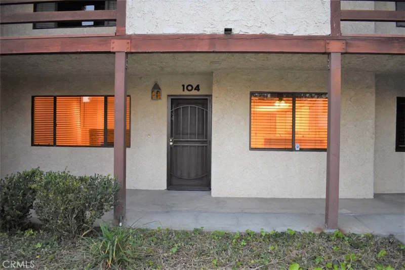 7715 Newman #104, Huntington Beach, CA 92647