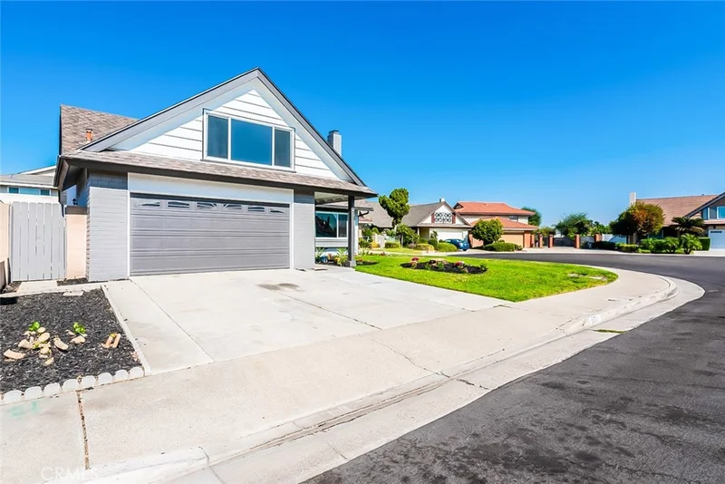 5201 Los Encantos, La Palma, CA 90623