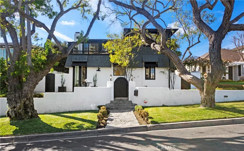 416 Holly Street, Laguna Beach, CA 92651
