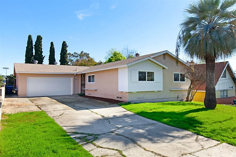 1257 Helix St, Spring Valley, CA 91977