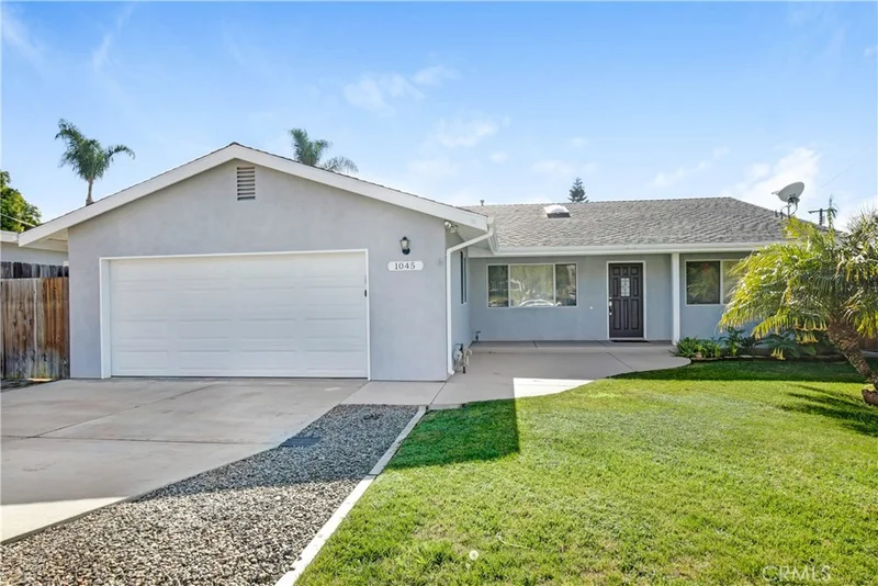 1045 Laguna, Carlsbad, CA 92008