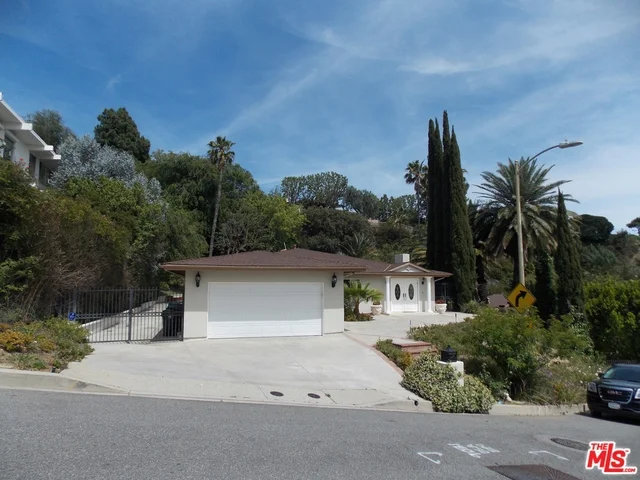 9031 Alto Cedro, Beverly Hills, CA 90210