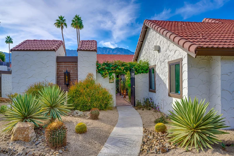 2277 S Gene Autry ##D, Palm Springs, CA 92264