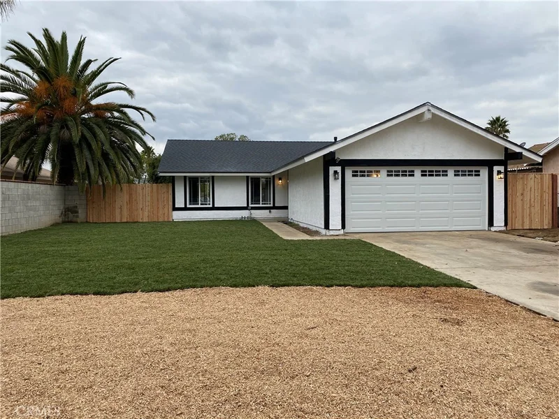 1042 Ruby Drive, Perris, CA 92571