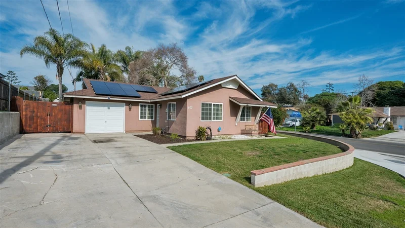 507 Starling Dr, Vista, CA 92083