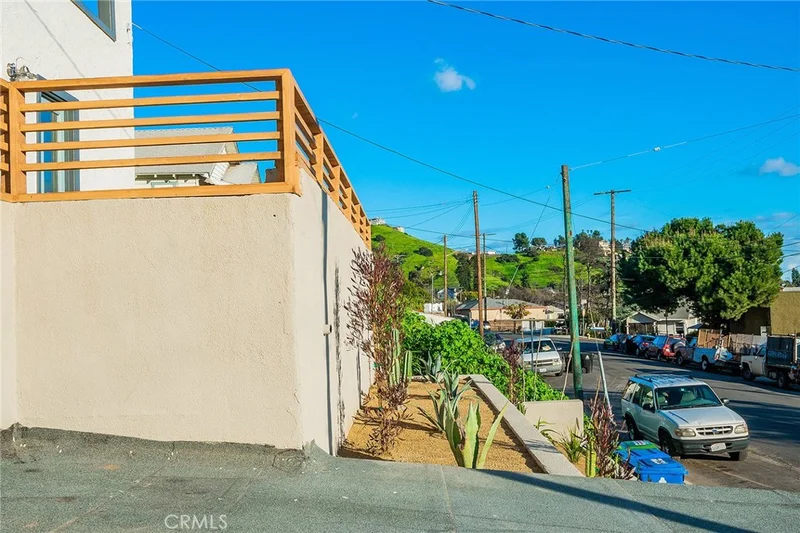 1227 Isabel, Los Angeles, CA 90065