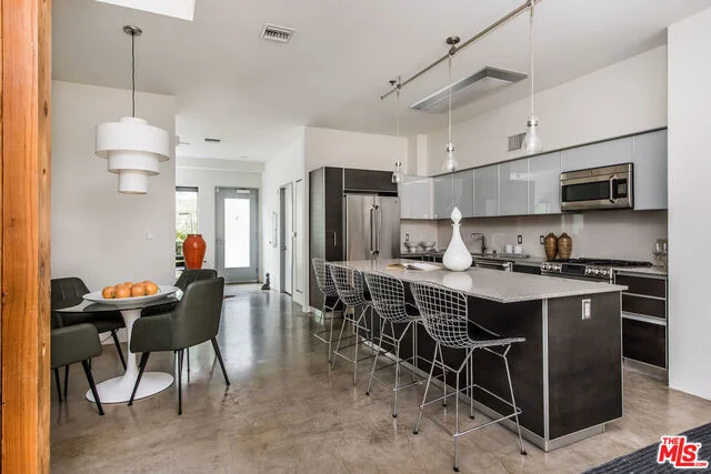 11500 Tennessee #109, Los Angeles, CA 90064