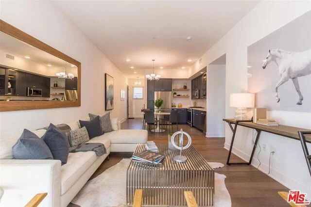 125 Hurlbut #203, Pasadena, CA 91105
