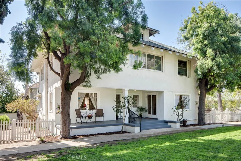1000 New York, Altadena, CA 91001