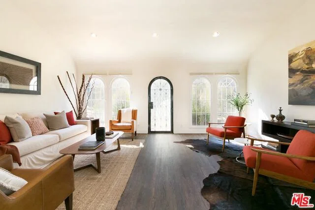 2268 Ben Lomond, Los Angeles, CA 90027