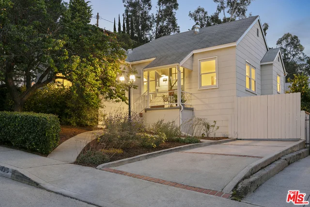 422 Roads End, Glendale, CA 91205