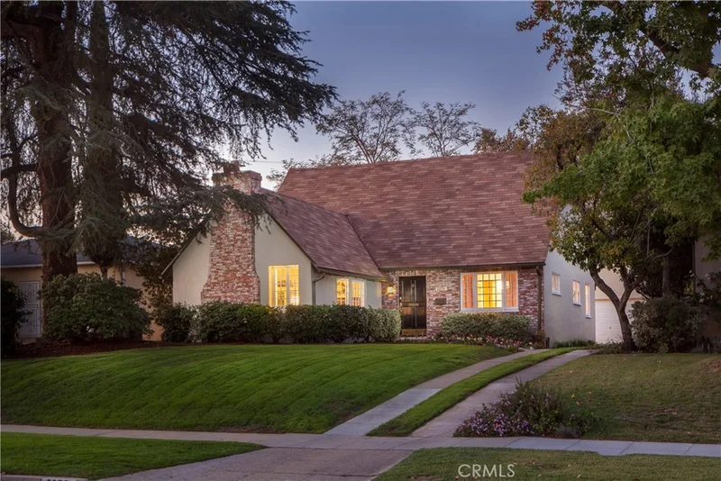 2279 Loma Vista, Pasadena, CA 91104