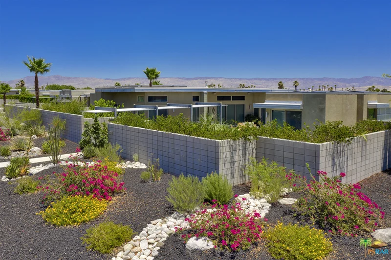3010 Avenida Caballeros, Palm Springs, CA 92262