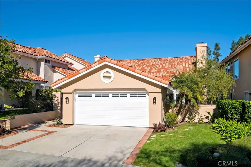9 Tierra Vista, Laguna Hills, CA 92653