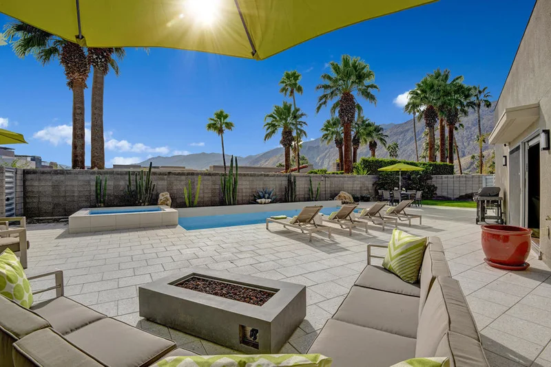 1047 Hunter, Palm Springs, CA 92262