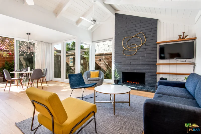 2545 Gene Autry #B, Palm Springs, CA 92264