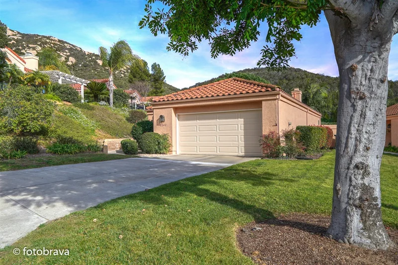 2242 Hilton Head Glen, Escondido, CA 92026