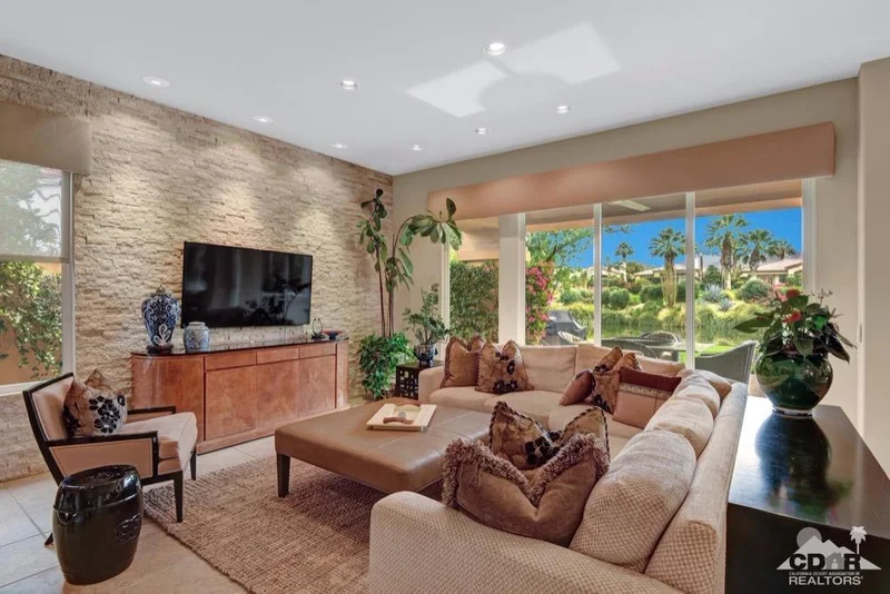 903 Mesa Grande, Palm Desert, CA 92211