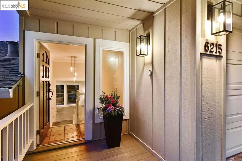 6215 Snake Rd, Oakland, CA 94611