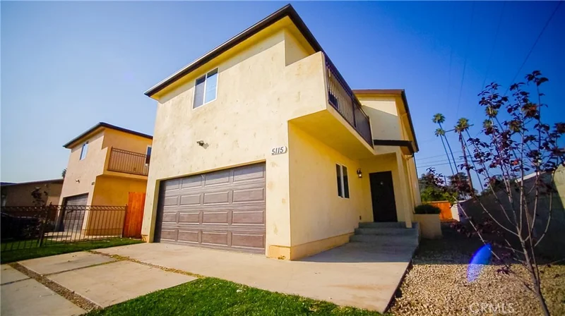 5115 2nd, Los Angeles, CA 90043